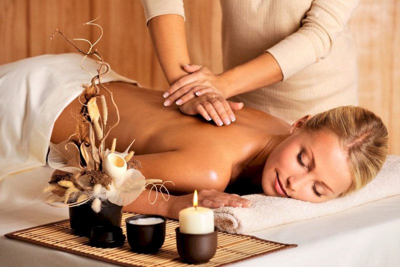 Masáže. Kosmetika. Wellness rituály Masáž k balíčkům 30 minut